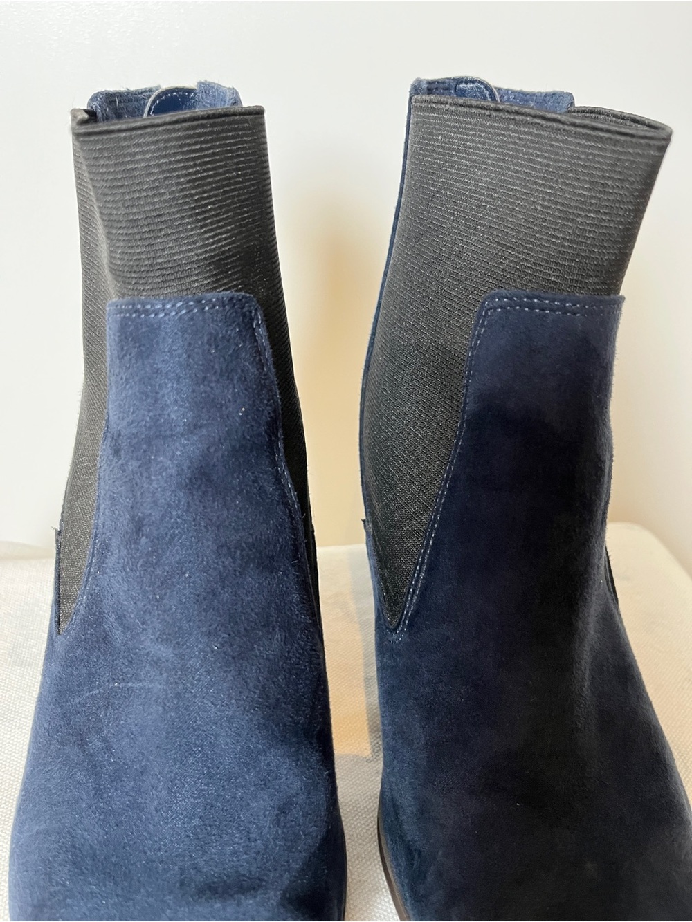 Fioni Navy Blue Faux Suede Chelsea Booties – Gold Zip Block Heel Ankle Boots 8 - Picture 5 of 12